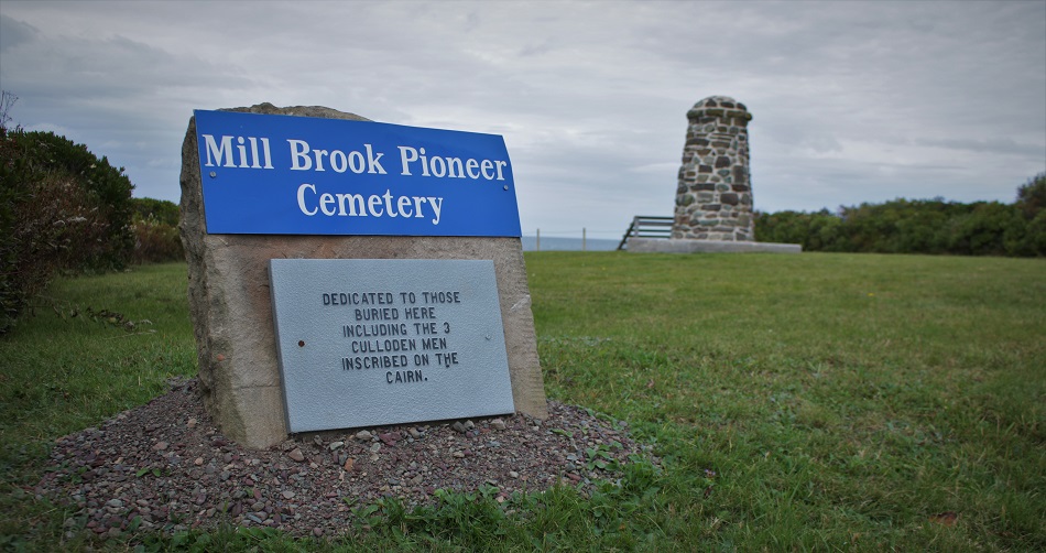 Culloden Cairn Pioneer Cemetery.jpg